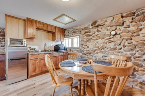 Cozy Lamar Vacation Rental with Creek and Pond Access!
